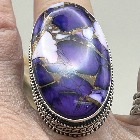 Elegant Purple Mohave Turquoise Stone and Sterling Silver Ring - Picture 2 of 5